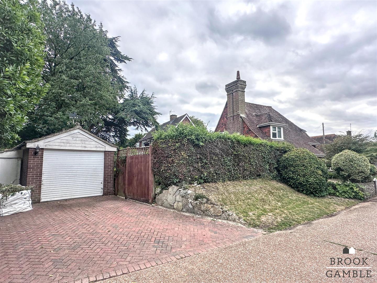 2 Bedroom House. Church Street in Eastbourne,  38